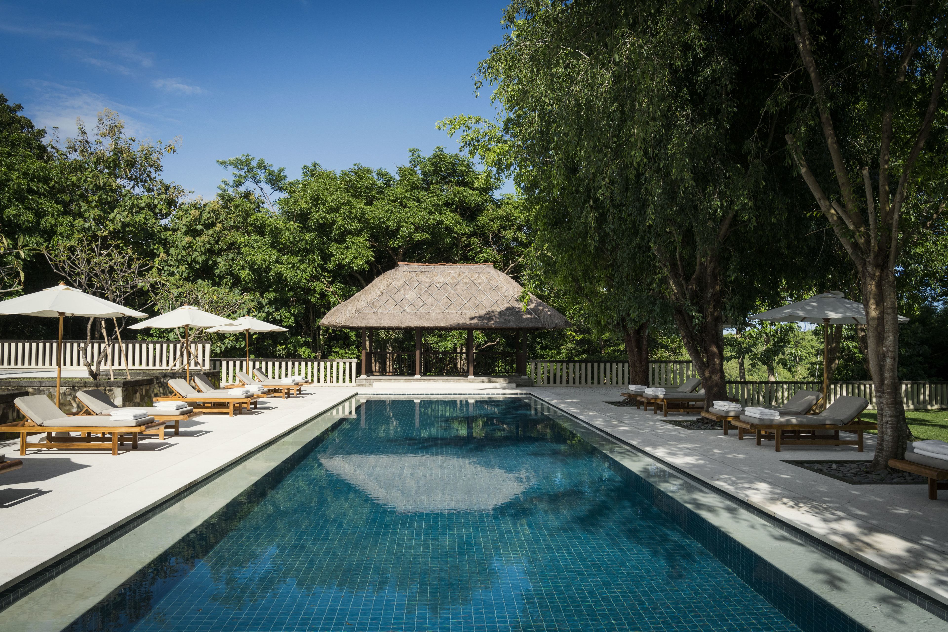 3 piscinas externas, barracas de cortesia, espreguiçadeiras