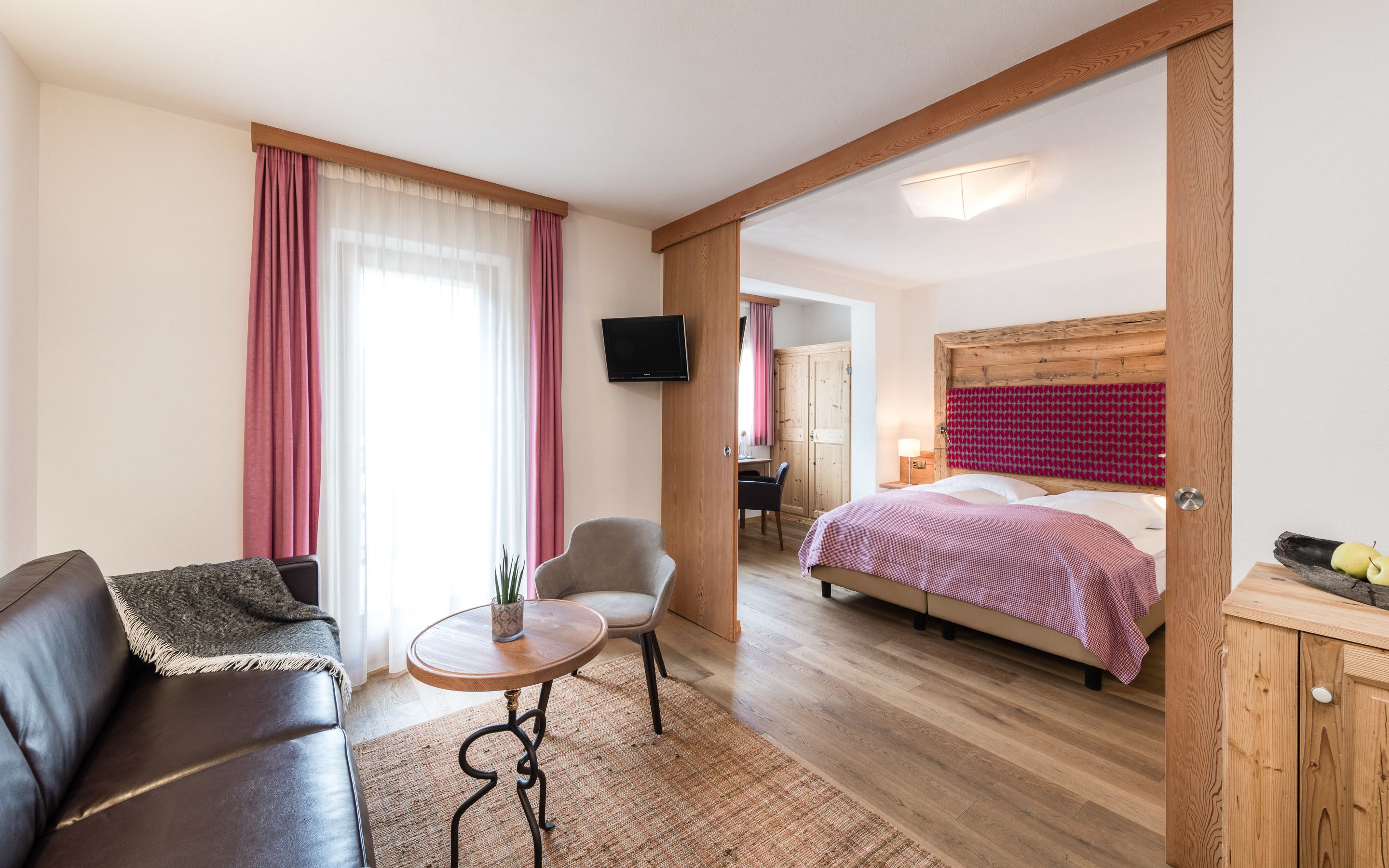 Comfort Room (Family) | Premium bedding, in-room safe, desk, free WiFi