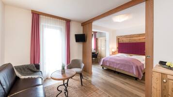 Comfort Room (Family) | Premium bedding, in-room safe, desk, free WiFi