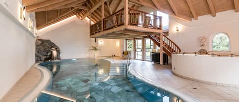 Indoor pool, pool loungers