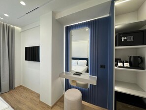 雙人房, 部分海景 | 熨斗/熨衫板、免費 Wi-Fi、床單