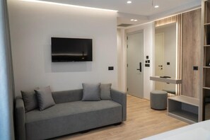 King Room with Sea View | Iron/ironing board, free WiFi, bed sheets