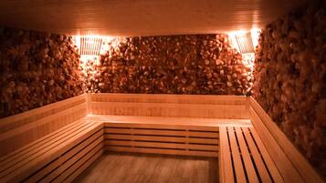 Sauna y tina de hidromasaje