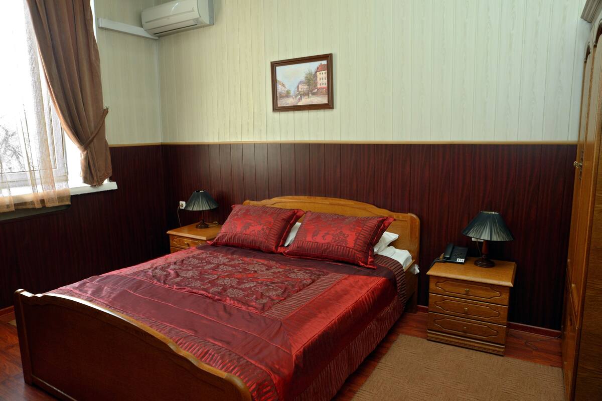 Suíte, banheira de hidromassagem | Camas extras/dobráveis (sobretaxa), Wi-Fi de cortesia, roupa de cama