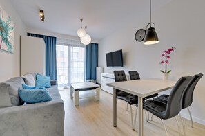 Huoneisto (Chmielna 38) | Olohuone | Taulutelevisio