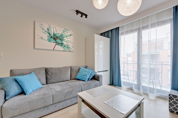 Huoneisto (Chmielna 38) | Olohuone | Taulutelevisio