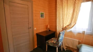 Free cots/infant beds, free WiFi, bed sheets