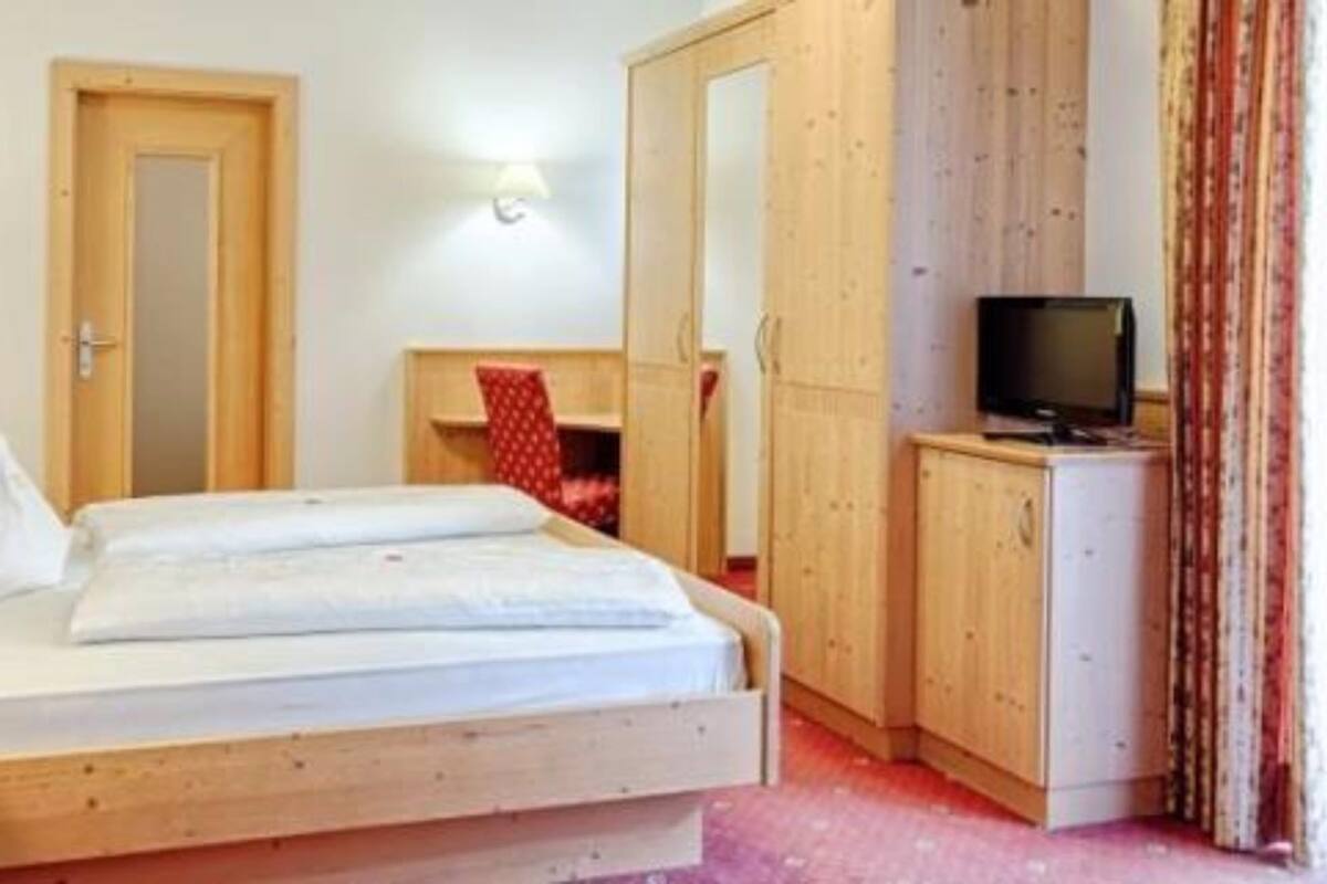 In-room safe, desk, free cots/infant beds, free WiFi