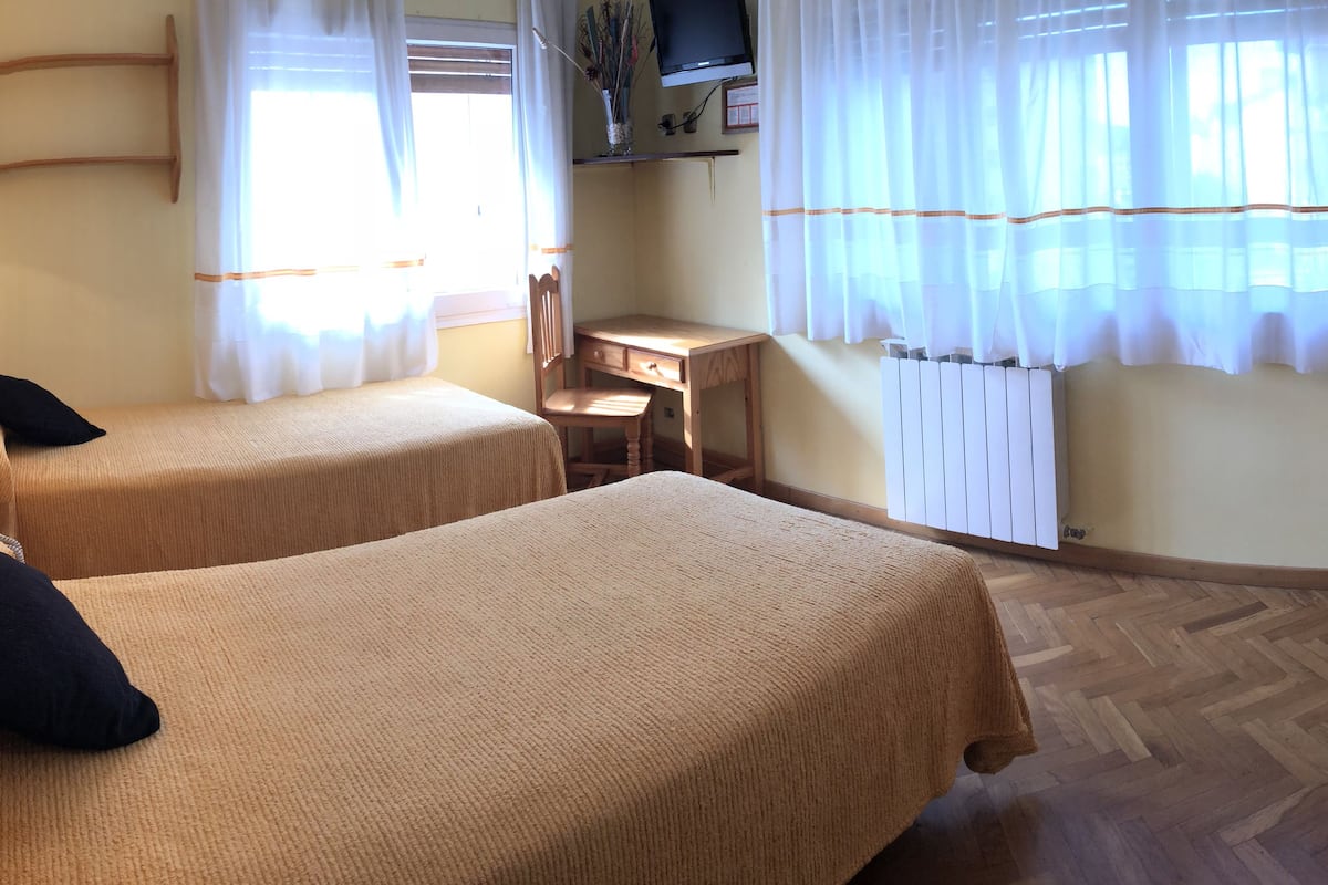 double or twin room | in-room safe, desk, free wifi, bed sheets