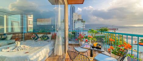 Suite studio panoramique, vue sur la plage (Suite, 303) | Vue sur la plage ou l’océan