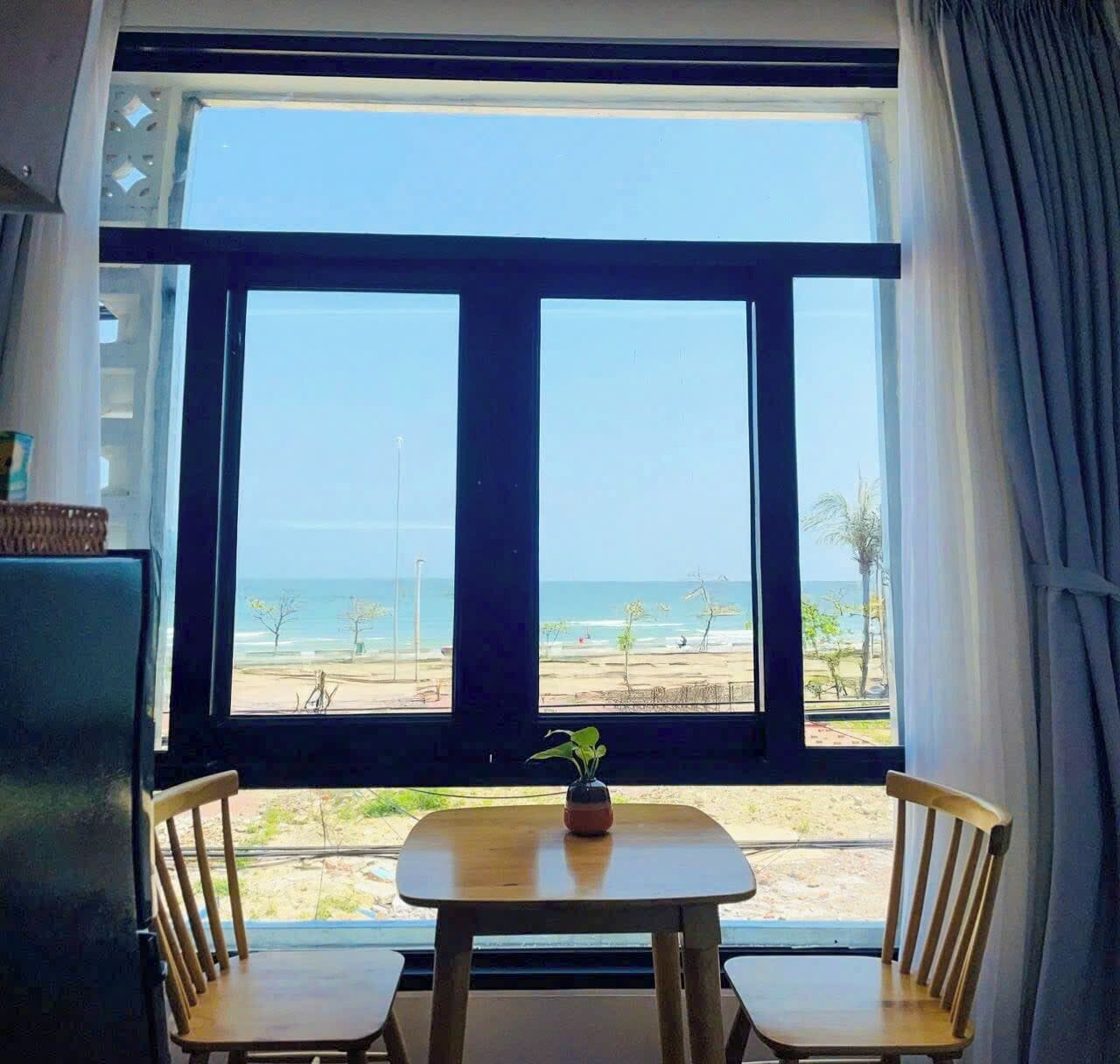 Deluxe-Studio, Strandblick (204) | Essbereich im Zimmer