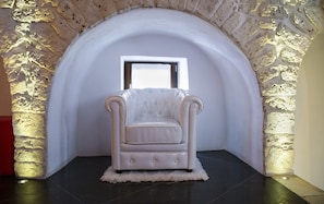 Apartment, 1 Schlafzimmer, Terrasse (Casa Milà) | Zimmerausstattung