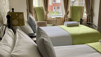 Twin Room, 2 Single Beds, Non Smoking | Individually decorated, iron/ironing board, free WiFi