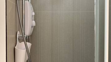 Twin Room, 2 Single Beds, Non Smoking | Bathroom