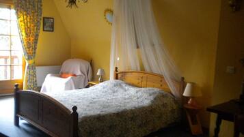 Chambre Double (Jaune) | 3 chambres, literie de qualité supérieure, matelas mémoire de forme