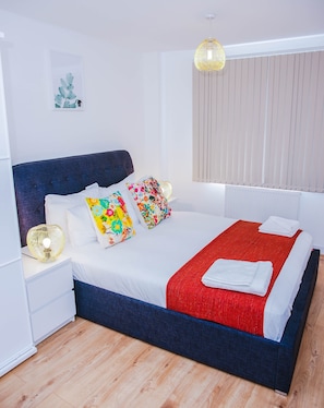 City-Apartment, 2 Schlafzimmer, 2 Bäder | 2 Schlafzimmer, individuell dekoriert, individuell eingerichtet