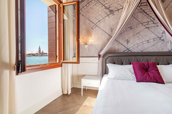 Junior Suite, Sea View | 1 bedroom, Egyptian cotton sheets, premium bedding, free minibar