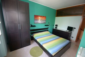 Habitación doble superior, balcón | Minibar, caja de seguridad en la habitación y wifi gratis 