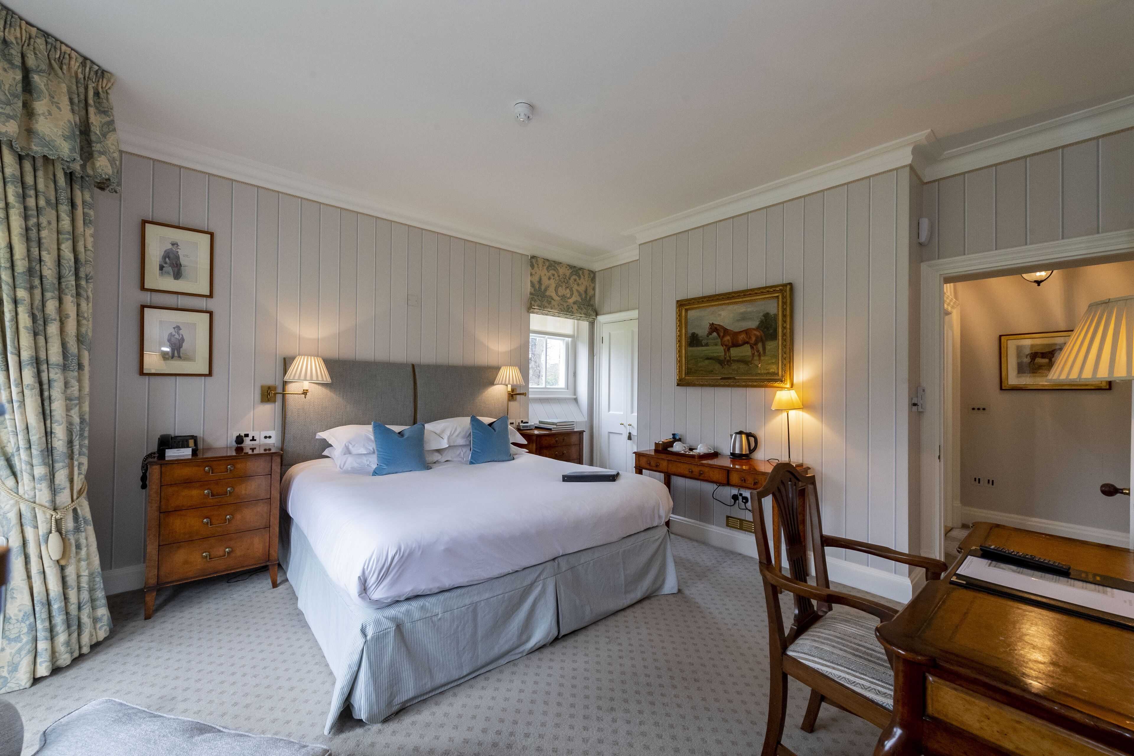 deluxe double or twin room | in-room safe, individually decorated, individually furnished, desk