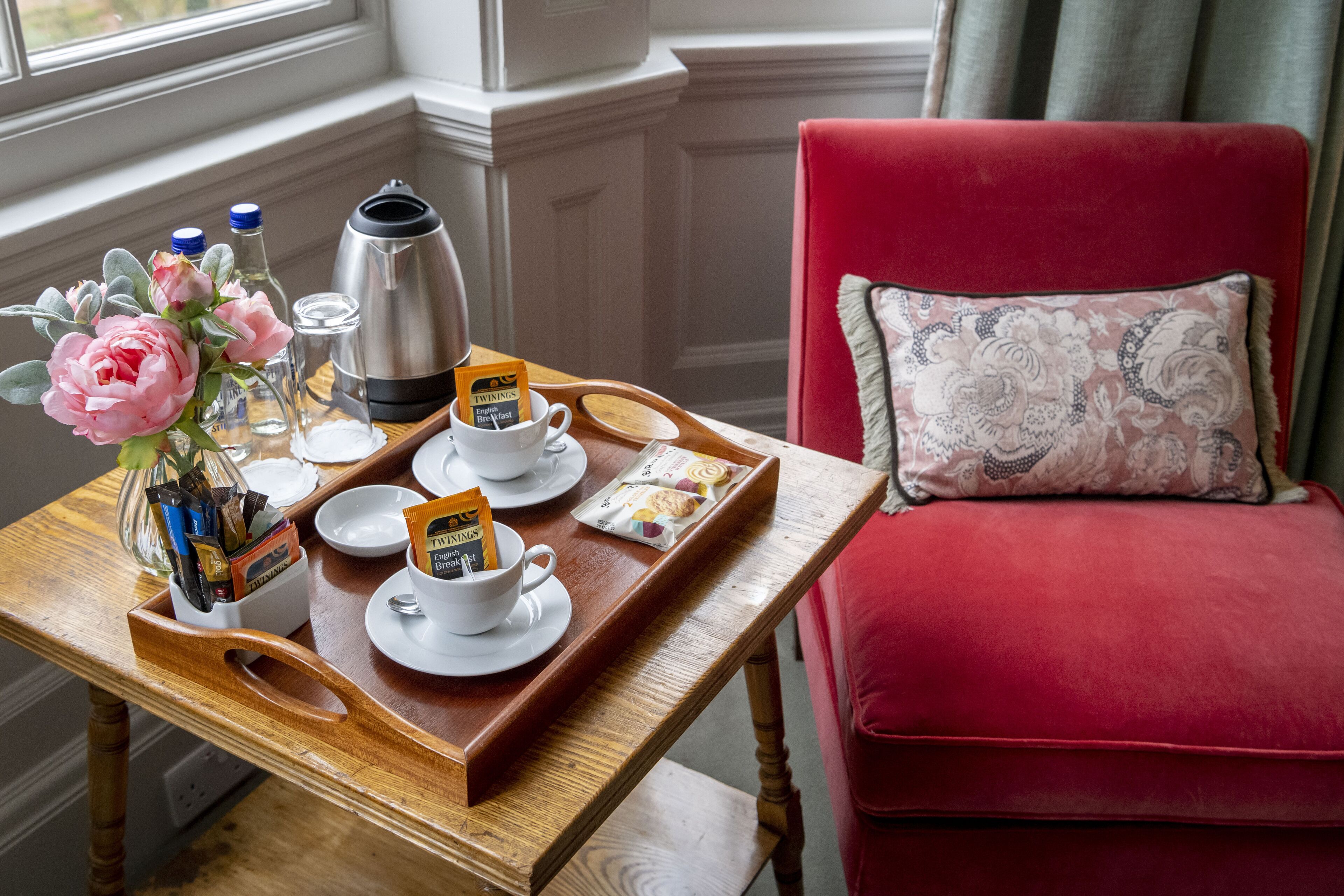 club double room | in-room safe, individually decorated, individually furnished, desk