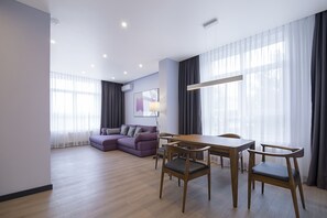 Family Apartment, 1 Bedroom | Premium bedding, minibar, in-room safe, desk - ApartUA Kropyvnytskyi (Dobrovelychkivka)