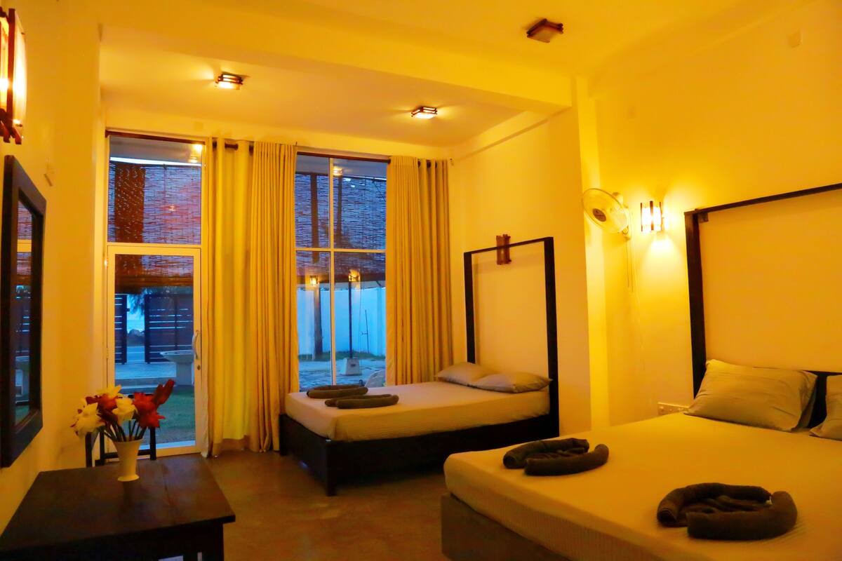 Family Room with Air-Con | Ropa de cama