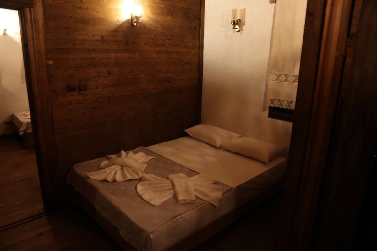 Iron/ironing board, free WiFi