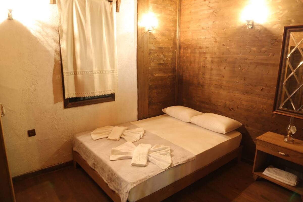 Iron/ironing board, free WiFi