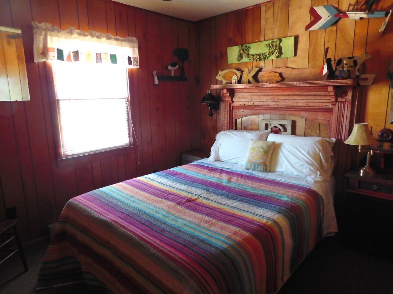 Turkey Ridge Cottage, River View | 3 bedrooms, individually decorated, individually furnished