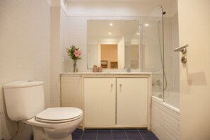 Douche, serviettes fournies