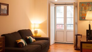 Living area - The Day Tripper at Chiado (Lisbon)