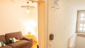 Interior - The Day Tripper at Chiado (Lisbon)