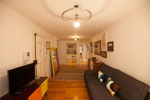 TV - The Day Tripper at Chiado (Lisbon)