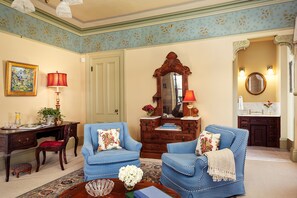 Anemone | Yksilöllisesti sisustettu, yksilöllisesti kalustettu