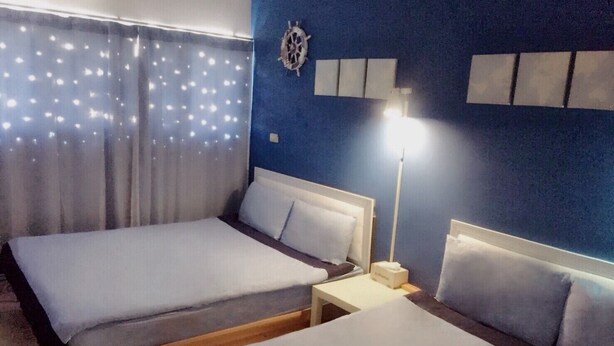 Phòng 4 tiện nghi đơn giản, 2 giường đôi, không hút thuốc | Bàn, giường gấp/giường phụ (phụ phí) 