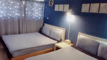 Comfort Quadruple Room, 2 Double Beds, Non Smoking | Desk, rollaway beds, free WiFi, bed sheets