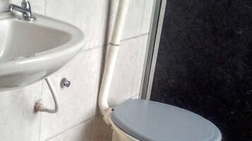 Triple Room, Multiple Beds | Bathroom | Shower, towels