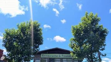 Fachada da propriedade