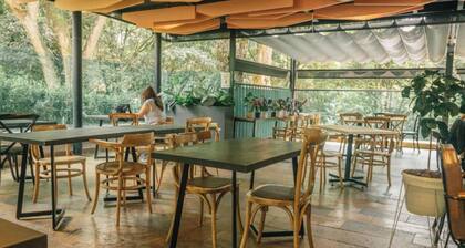 Cafe Hotel Medellín by Lars