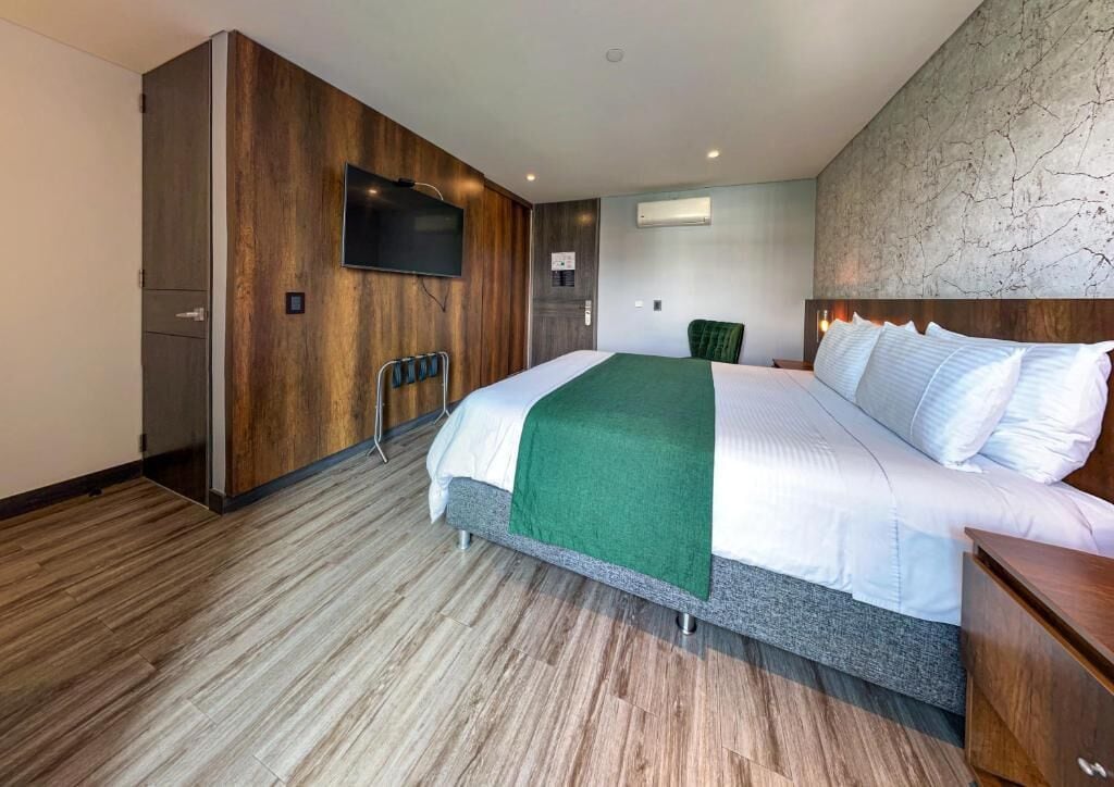 Superior Room | Down comforters, pillowtop beds, in-room safe, desk