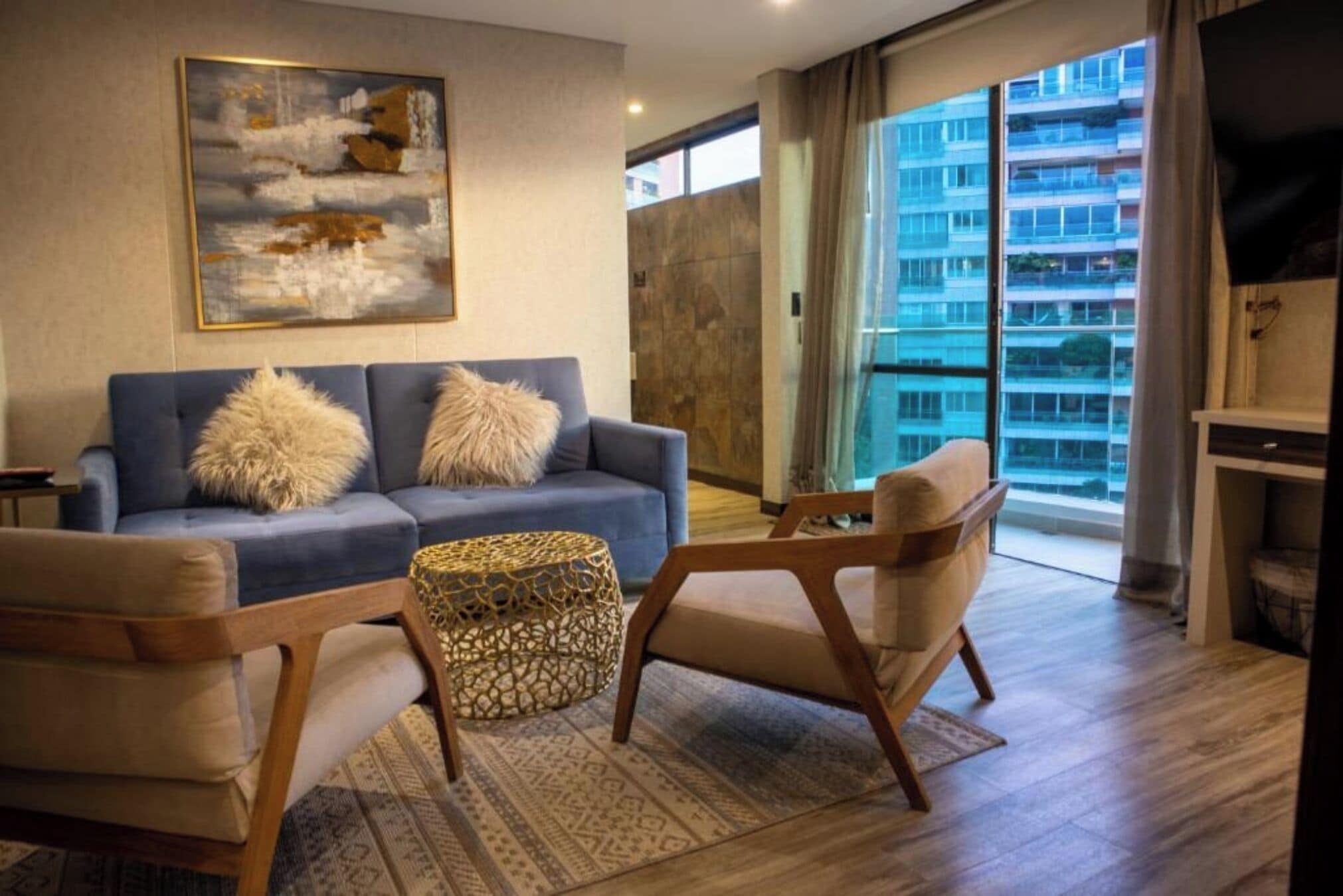 Suite | Living area | 50-inch flat-screen TV with cable channels, TV