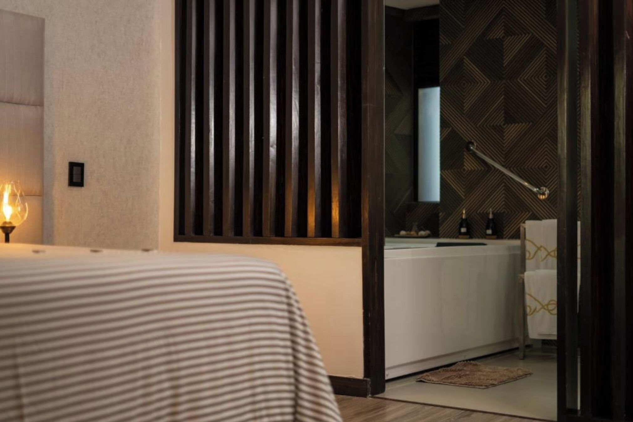 suite | 1 bedroom, down duvets, pillow-top beds, in-room safe