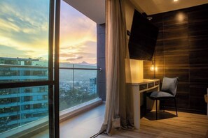 套房 | 羽绒被、加厚床垫、客房内保险箱、办公桌