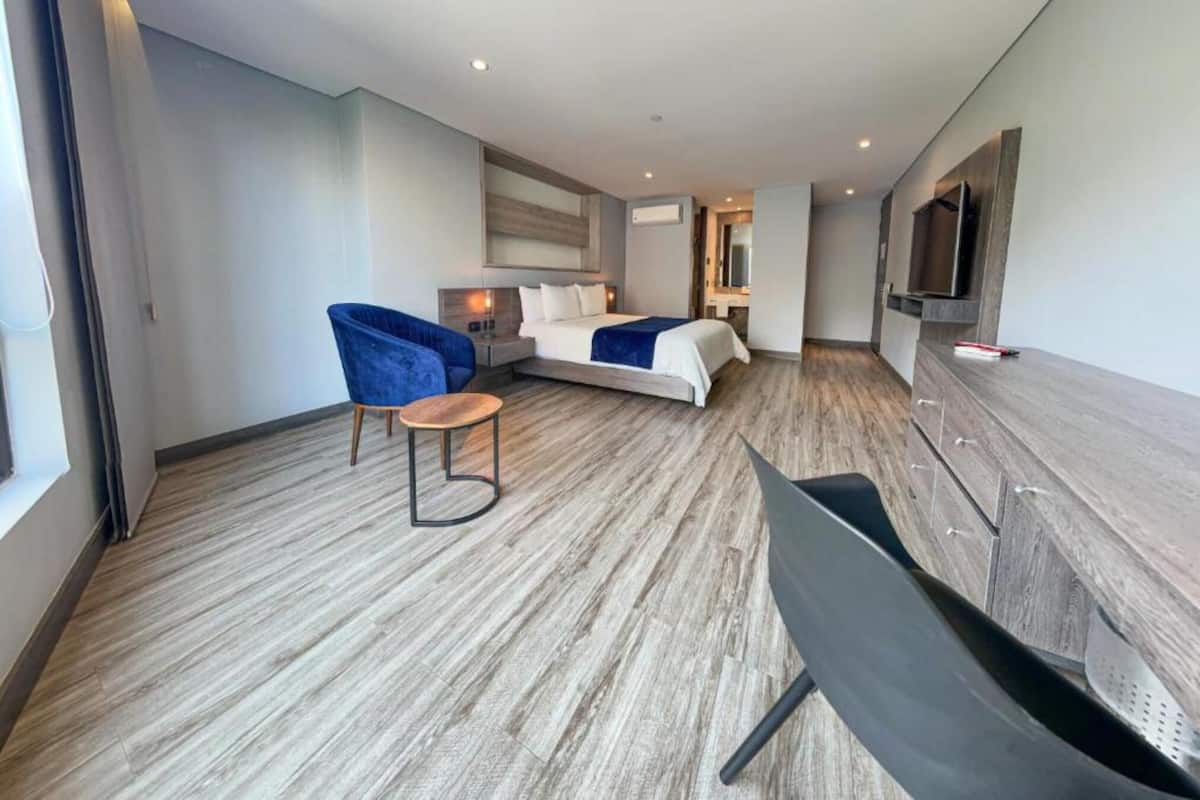 1 dormitorio, edredones de plumas, colchones con acolchado adicional