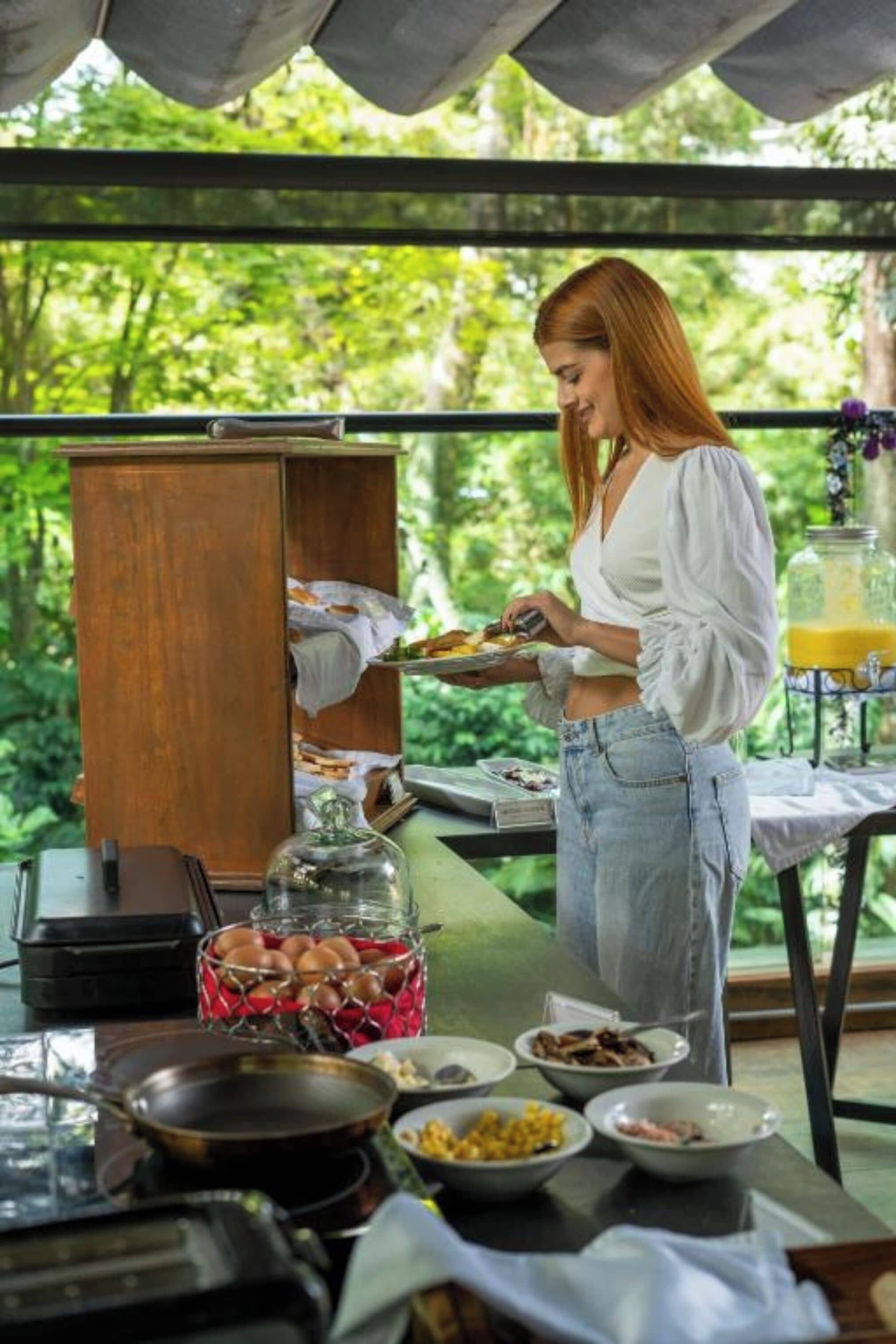 Free daily buffet breakfast