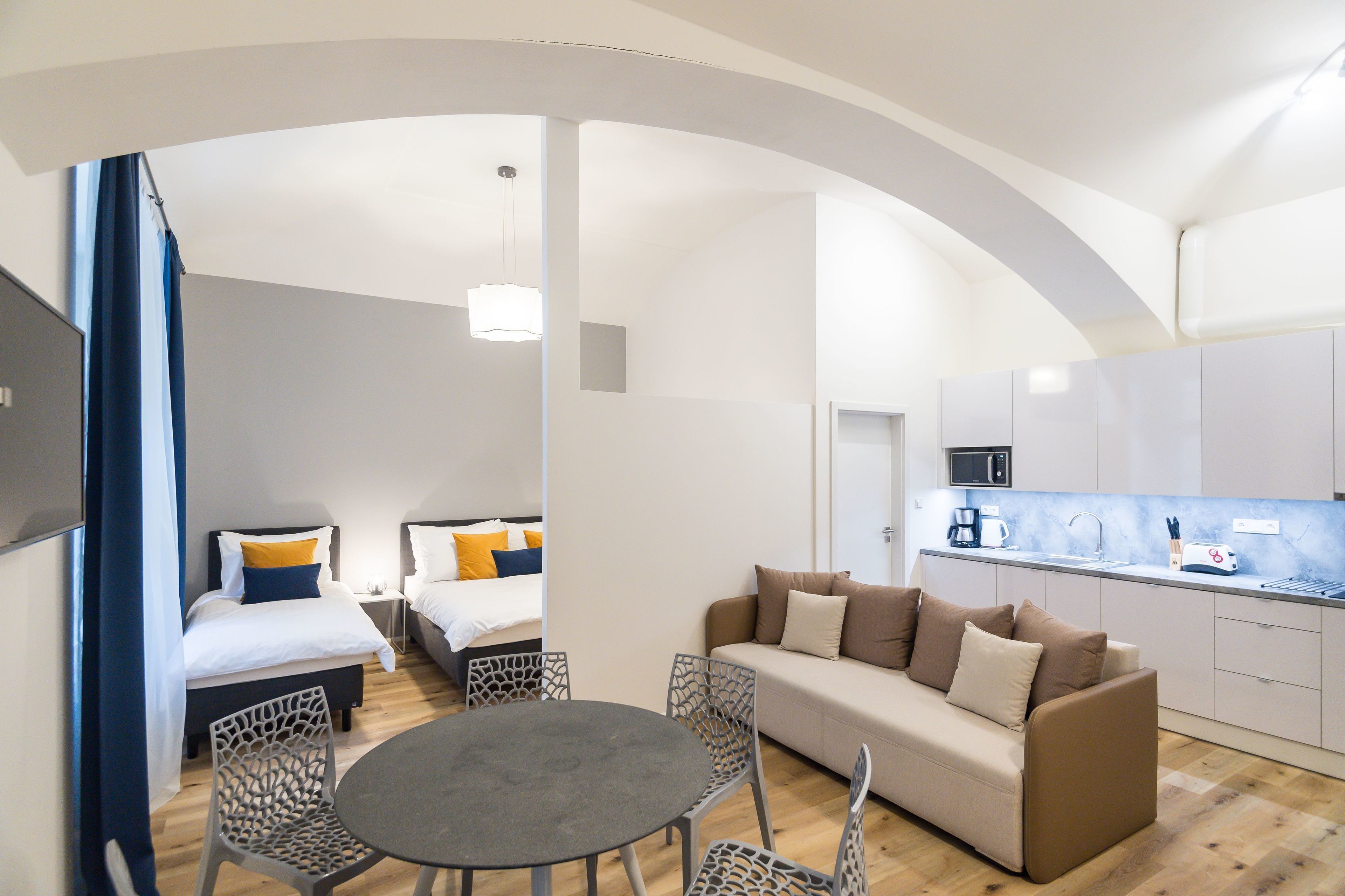 Apartamento clássico, várias camas | Cozinha privada | Geladeira, micro-ondas, fogão, cooktop