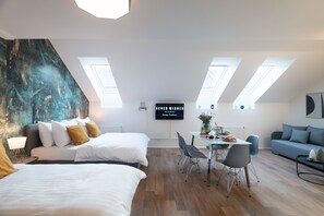 Luxury Apartment, Multiple Beds | Egyptian cotton sheets, premium bedding, desk, blackout drapes - Seven Wishes Boutique Residence (Prague)