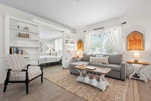 2 Schlafzimmer, Bügeleisen/Bügelbrett, Reisekinderbett, kostenloses WLAN