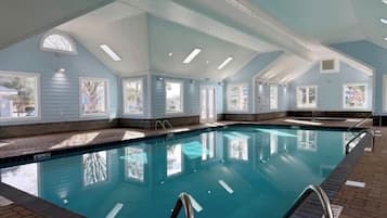 Piscina coperta, piscina all'aperto