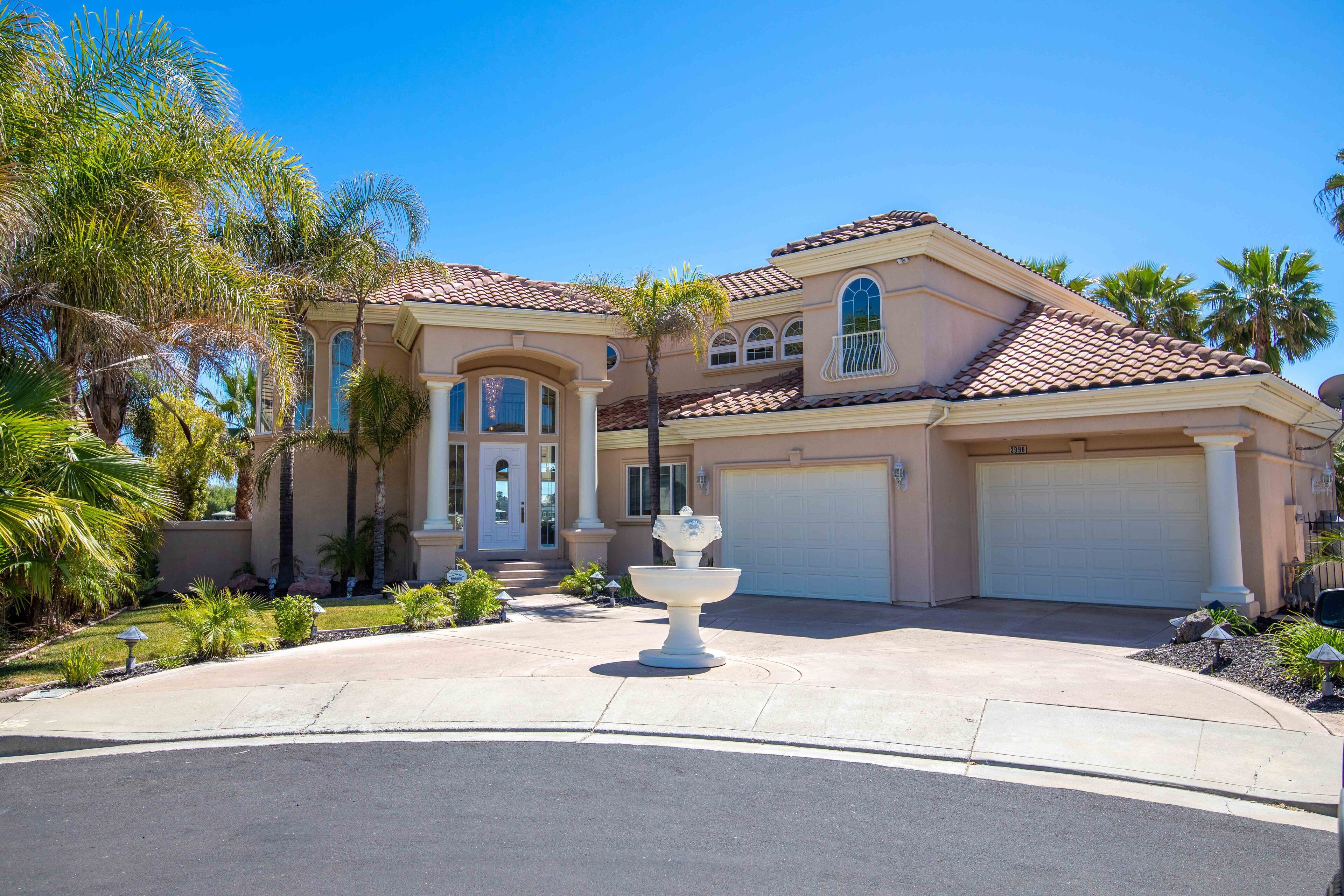 Luxury 4 Bedroom 3.5 Bath Home with Pool and Spa on the Discovery Bay Delta